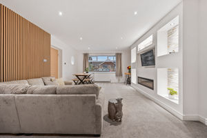 Lounge/ Diner - click for photo gallery